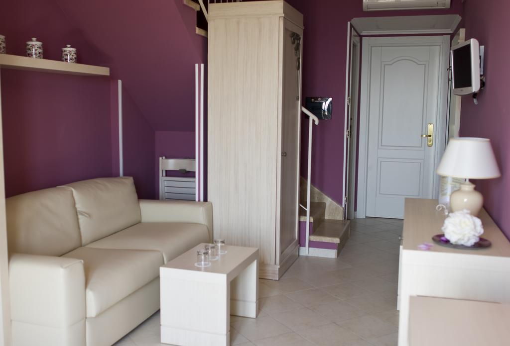 Aparthotel Palazzo Reginella Bovalino Marina Pokoj fotografie