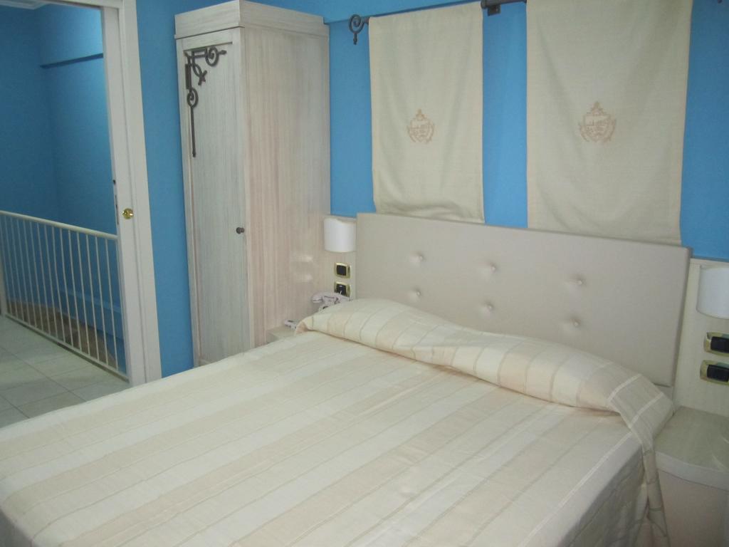 Aparthotel Palazzo Reginella Bovalino Marina Pokoj fotografie